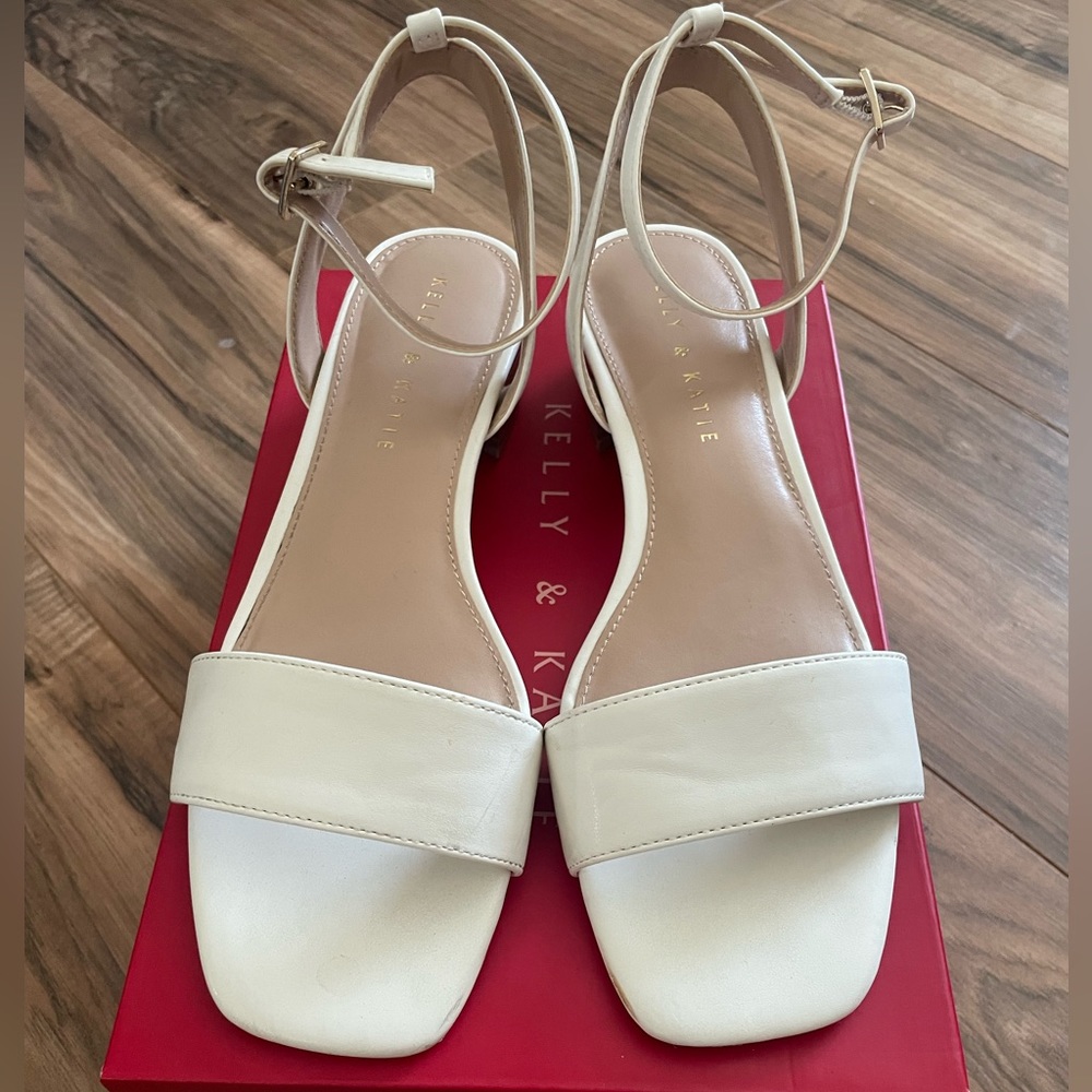 Kelly  & Katie White Block heels strappy sandals